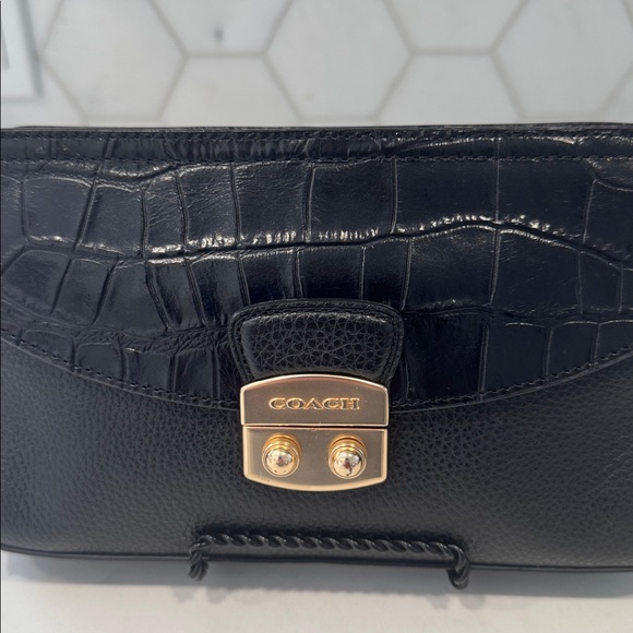 Coach Handbags - Coach Leather Clutch, excellent used condition
